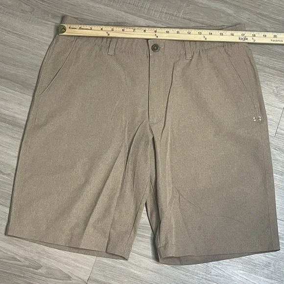 Under Armour UA Match Play Showdown Vented Golf Shorts Beige Mens 36 Performance - Picture 5 of 8